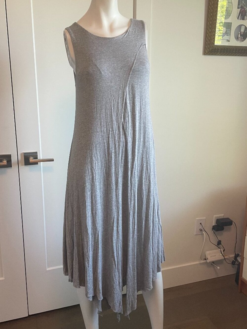 Papillon Boho Slvless Scoop Nk Flowing Layers Asymmetrical Hem Dress Soft Grey S